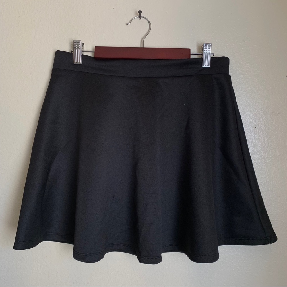 Black skater skirt
